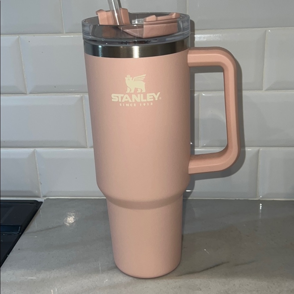 NEVER USED Stanley Tumbler w handle